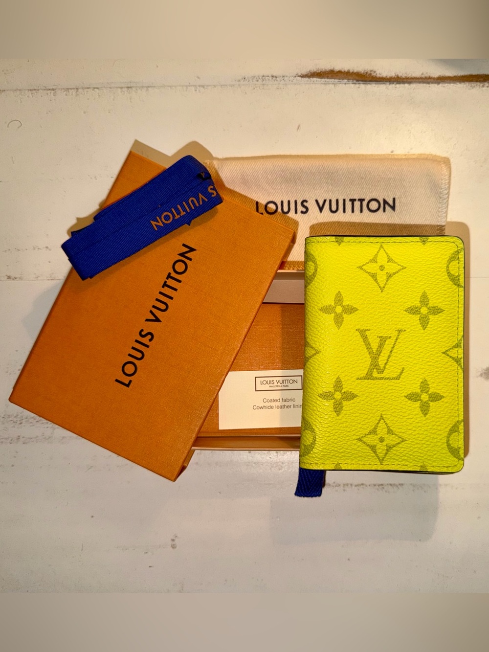 Louis Vuitton Neon Yellow Monogram Pocket Organiser - Picture 8 of 9